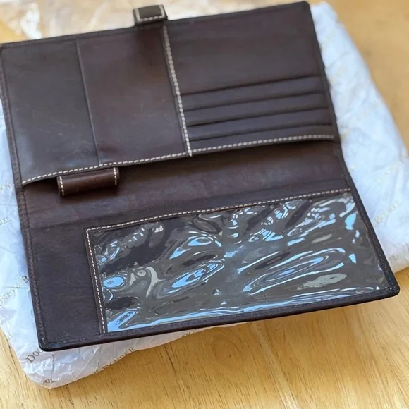 Dooney & Bourke Red Denison Leather Croc Embossed Wallet - Picture 3 of 6